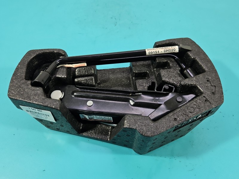 lewarek Podnośnik samochodowy trapezowy Toyota Aygo II 14-22