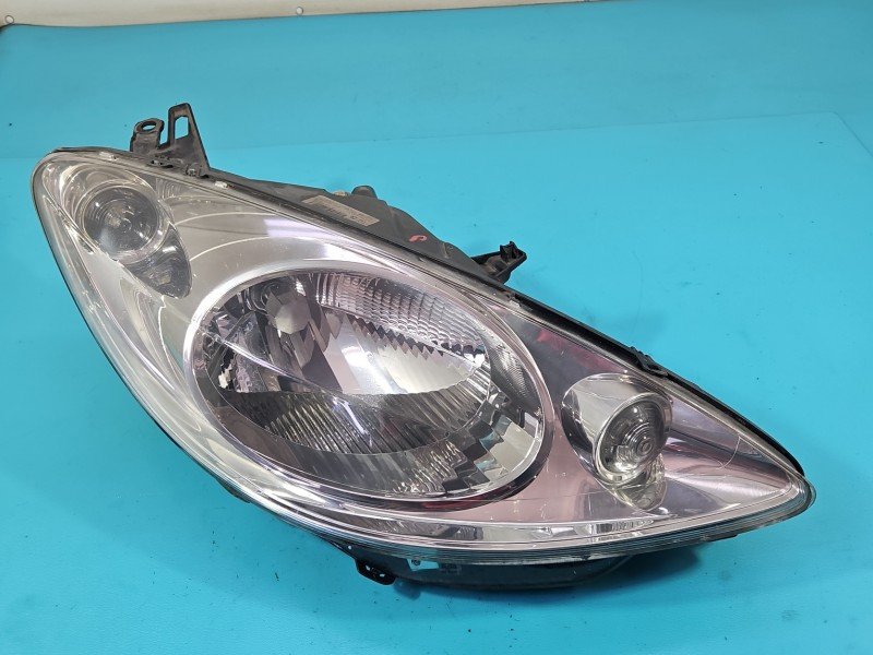 Reflektor prawy lampa przód Peugeot 1007 EUROPA Reflektor prawy lampa przód Peugeot 1007 EUROPA