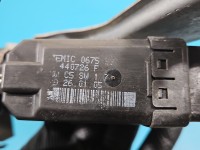 Podnośnik przód lewy Renault Scenic II 440726 5d HB