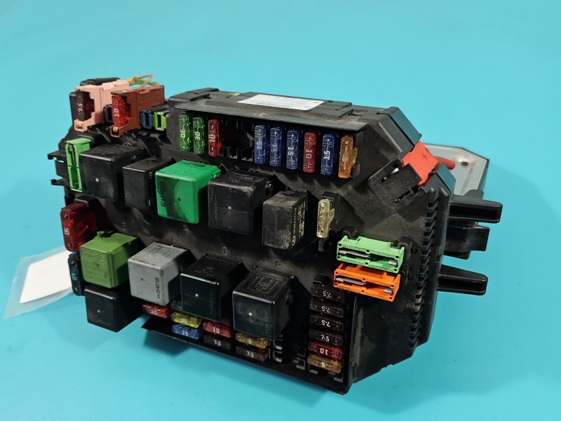 Skrzynka bezpieczników Mercedes W221 A2215402150, A2215455032