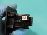 Przełącznik świateł awaryjnych Hyundai Kona I 93790-J9000