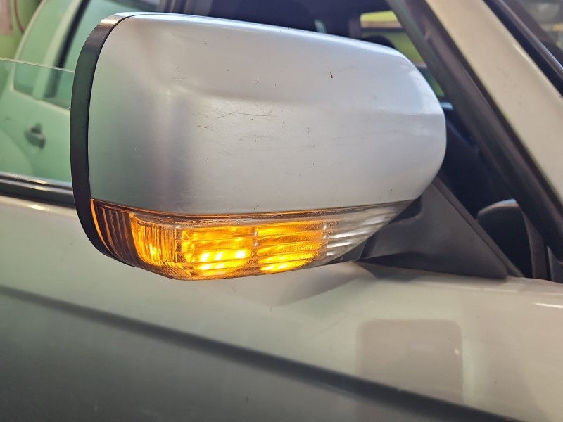 Lusterko prawe Subaru Forester II SG elektryczny, Europejska, Rysy na obudowie, mikropęknięcia na kierunkowskazie. 8pin europa
