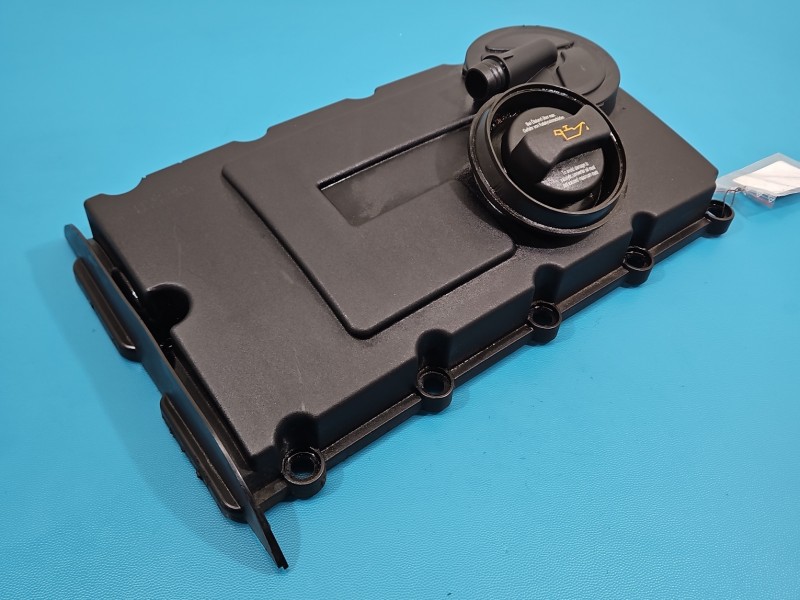 Pokrywa zaworów Audi A3 8P 2.0 tdi