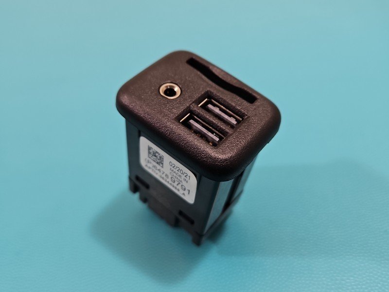 Gniazdo USB Opel Insignia B 84789791