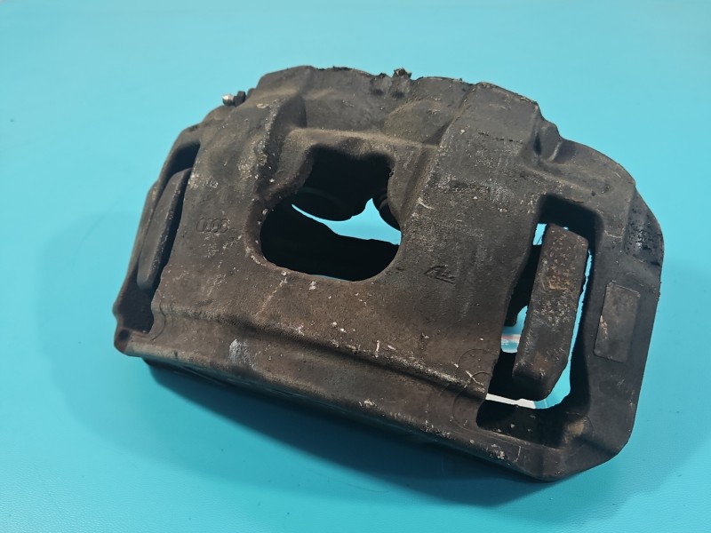 Zacisk przód lewy AUDI A8 D4 4H 2.0 TFSI