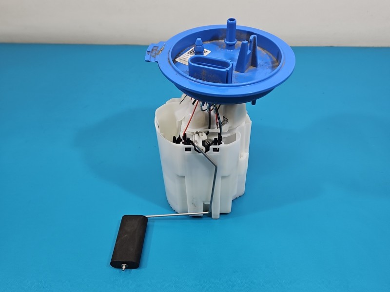 pompka Pompa paliwa Vw Tiguan II 16- 1.5 TSI 5QA919051A, 0580200759 Volkswagen, 5pin, uszkodzony kosz