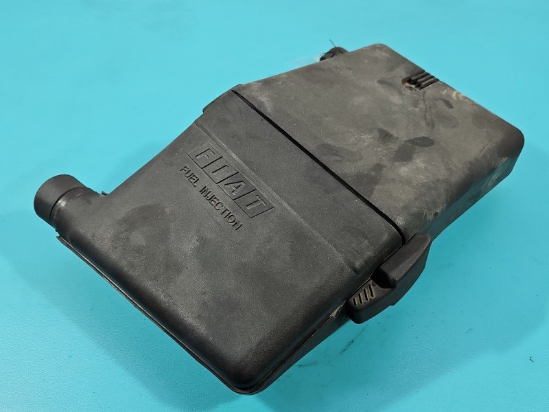 Obudowa filtra powietrza Fiat Uno 7543365 1.0 jedn Obudowa filtra powietrza Fiat Uno 7543365 1.0 jedn