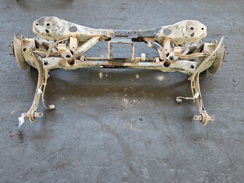 Tylna belka oś tył Volvo V40 II 12- 2.0 D3 Tylna belka oś tył Volvo V40 II 12- 2.0 D3