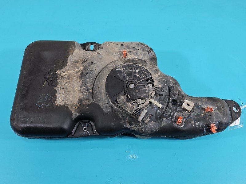 Zbiornik AdBlue Isuzu D-Max III 19- 1.9 DDI Zbiornik AdBlue Isuzu D-Max III 19- 1.9 DDI