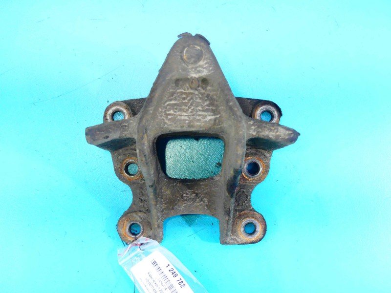 uchwyt mocowanie Nissan Atleon II 06-13