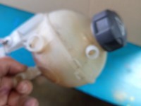 Zbiorniczek Zbiornik wyrównawczy Peugeot 3008 I 2.0 hdi