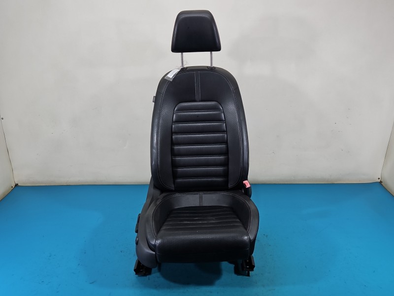 Fotel prawy przód pasażera Vw Passat CC 4d EUROPA