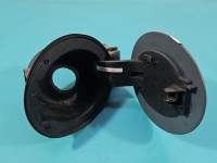 Klapka wlewu paliwa Jeep Cherokee KL Kolor: szary, Producent części: JEEP, Kod lakieru: PDS, SZARY PDS