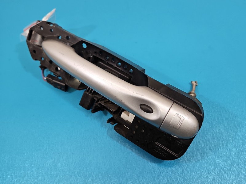 Klamka przód lewa zewnętrzna Renault Megane III 806070033R