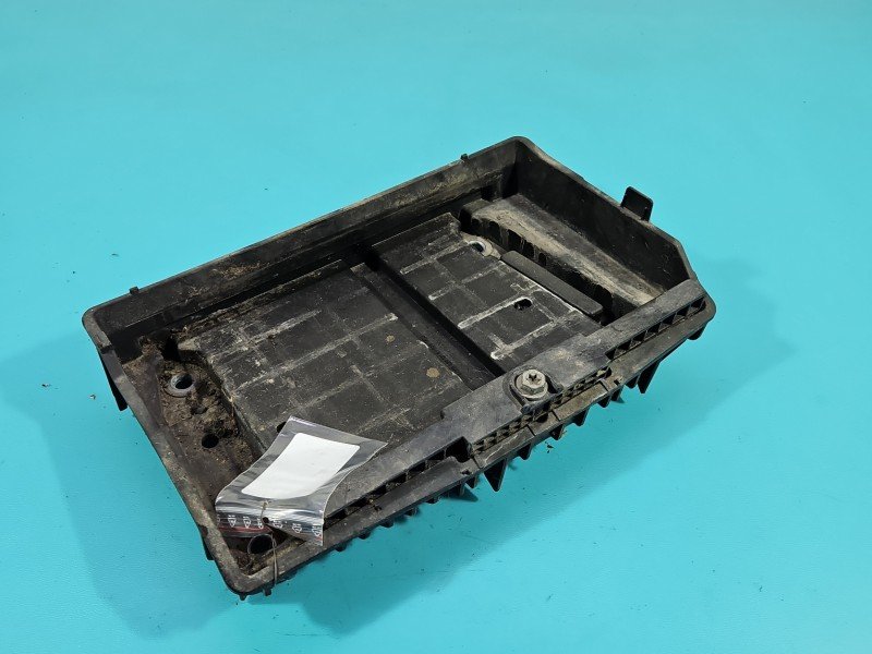 Obudowa akumulatora podstawa Mercedes W205 A2056200018 2.0 16V