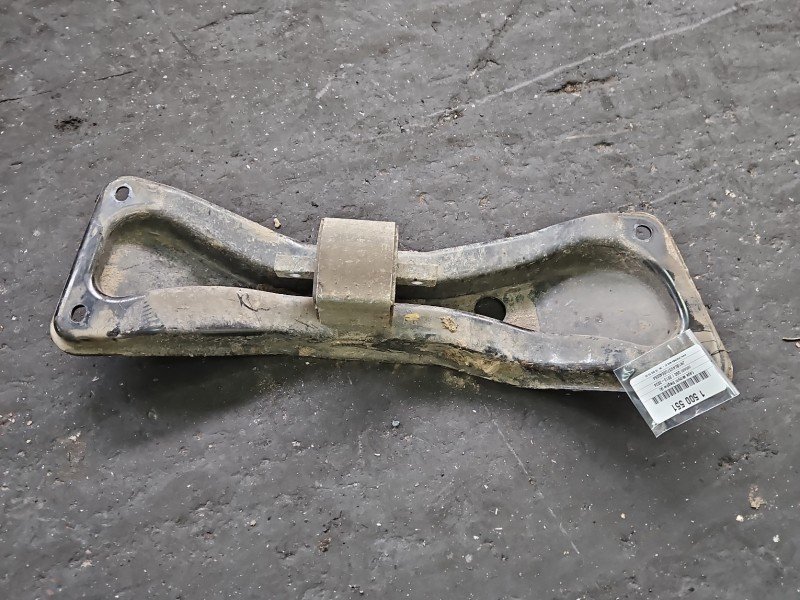 Łapa skrzyni biegów infiniti Q50 I 13-17 2.0 T