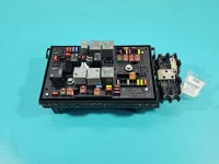 Skrzynka bezpieczników Opel Astra IV J 13302309, 1110008AA