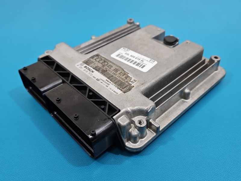 Komputer Sterownik silnika AUDI A4 B8 2.0 tdi 03L906019AL, 0281016572