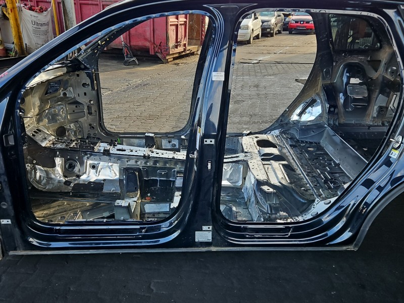 Próg lewy SŁUPEK ŚRODKOWY B AUDI Q7 II 4M HB 5d LC5M
