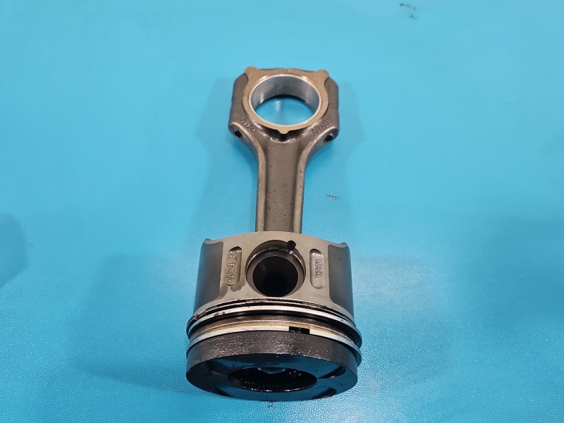 Tłok Mercedes W211 3.2 cdi (648961) 204KM