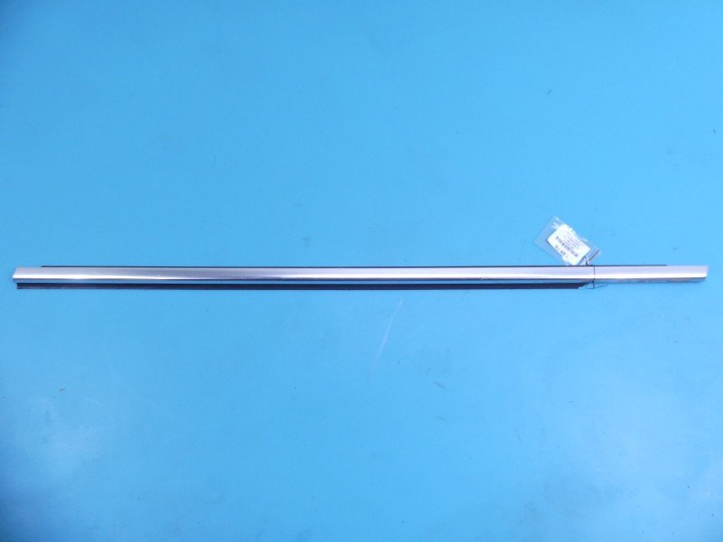 Listwa drzwi przód lewa Vw Passat CC 3C8837475F