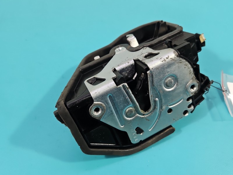 Zamek tył lewy bmw F30 4pin 7229459
