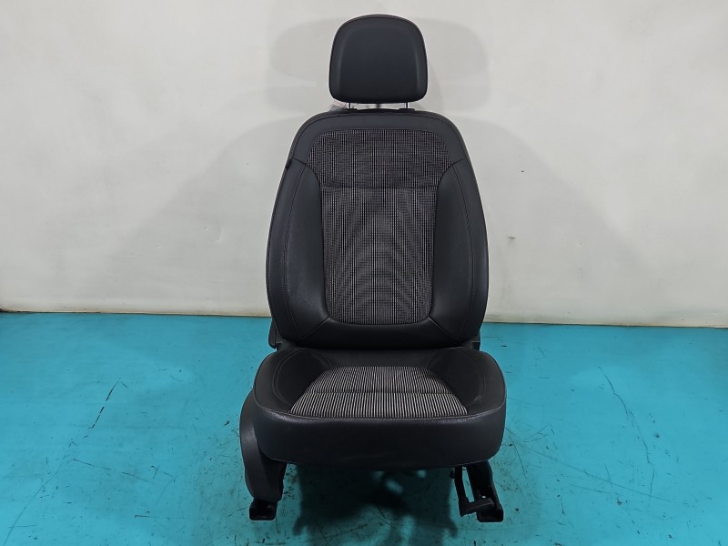 Fotel prawy przód pasażera Opel Astra IV J 5d EUROPA