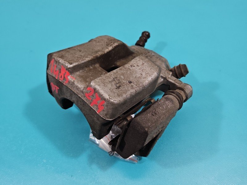 Zacisk tył prawy Toyota Rav4 IV 2.0 D4D HB