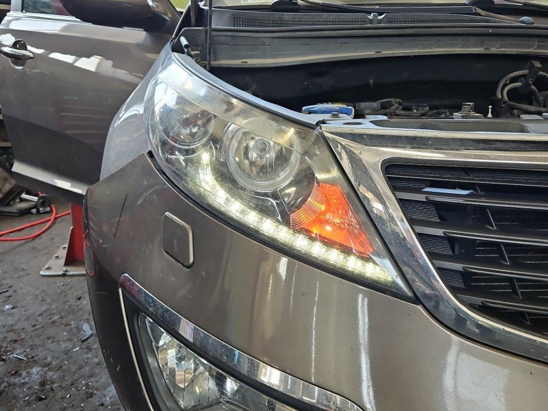 Reflektor prawy lampa przód Kia Sportage III 10-15 EUROPA