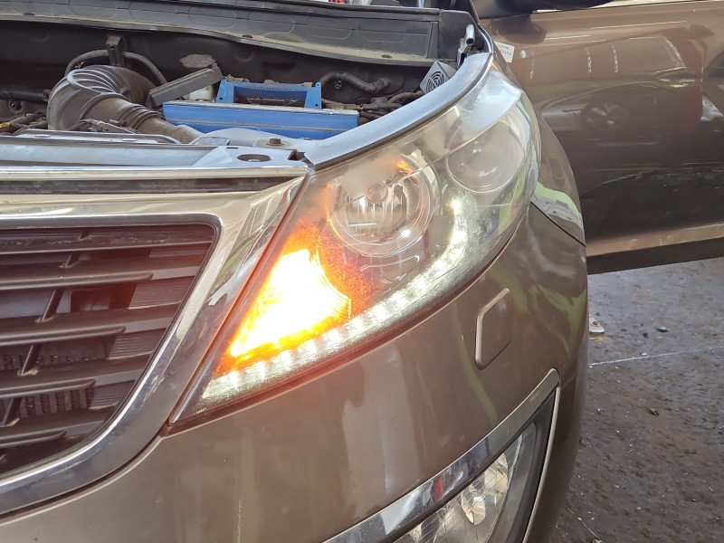 Reflektor lewy lampa przód Kia Sportage III 10-15 EUROPA