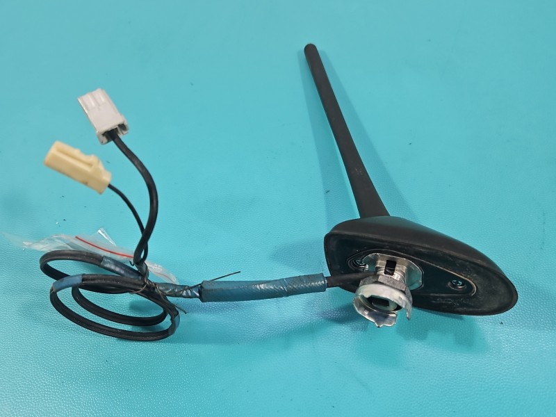 Antena Toyota Avensis III T27 209