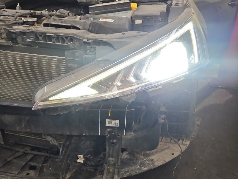 Reflektor lewy lampa przód Hyundai Elantra VI 15-20 EUROPA