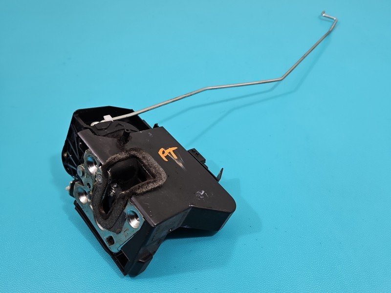 Zamek tył prawy 825020994PB Dacia Sandero III 20- 2pin