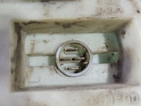 pompka Pompa paliwa Audi A4 B5 1.6 8V 8D0201319 Pęknięte mocowanie