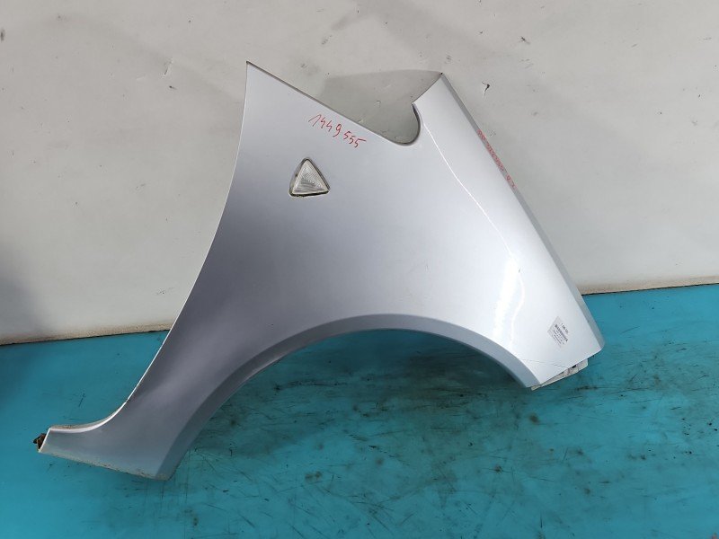 Błotnik przód prawy Mitsubishi Colt Z30 VI 04- srebrny 21H