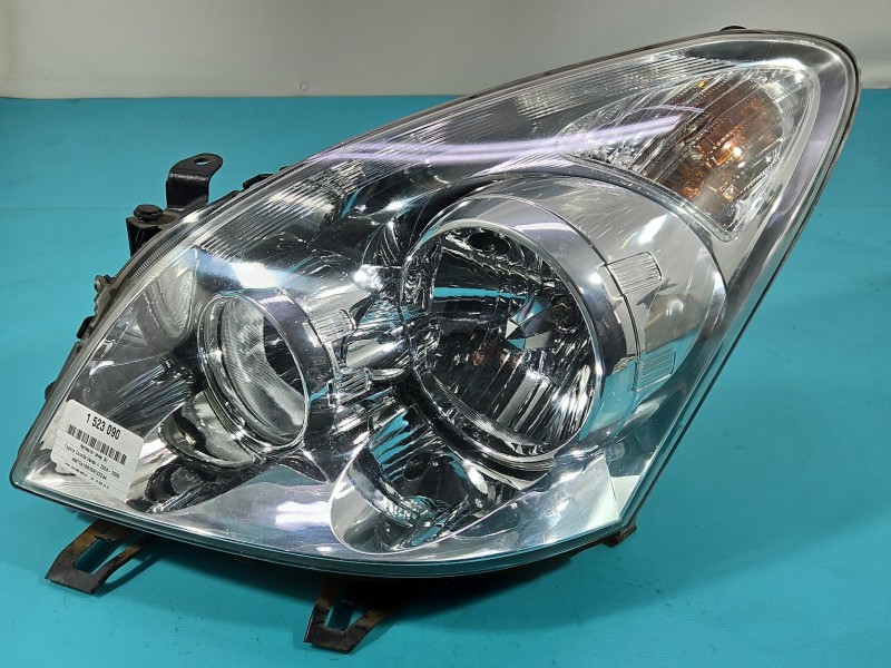 Reflektor lewy lampa przód Toyota Corolla Verso II EUROPA