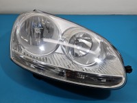 Reflektor prawy lampa przód Vw Jetta V EUROPA