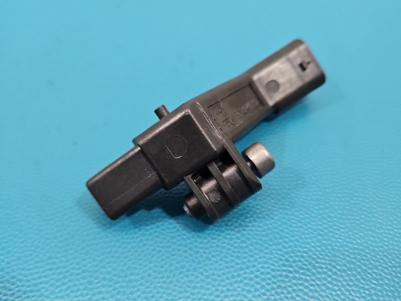 Czujnik położenia wału korbowego Skoda Octavia IV 05E906433E