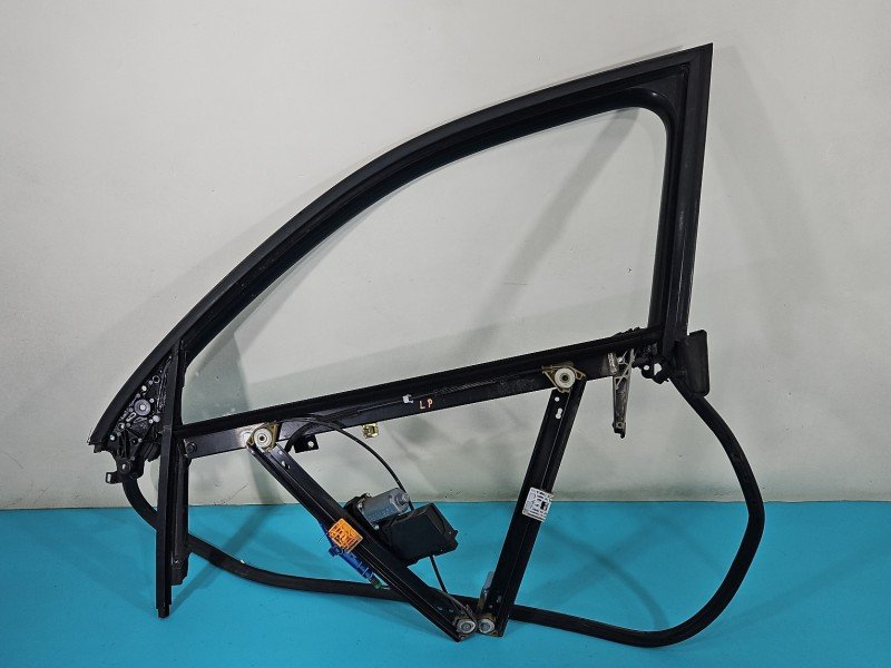 Podnośnik przód lewy SZYBY WINDA Audi A4 B7 8E1959801B 5d kombi