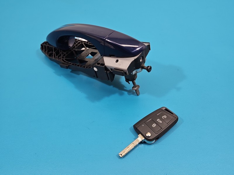 Klamka przód lewa zewnętrzna Skoda Fabia III 5N0837885H