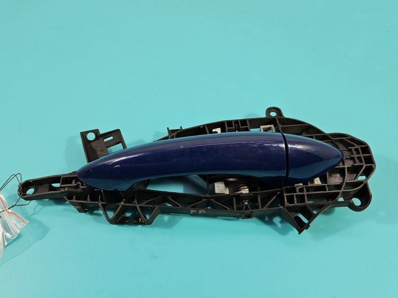 Klamka przód prawa zewnętrzna Opel Astra V K 13515503 Klamka przód prawa zewnętrzna Opel Astra V K 13515503