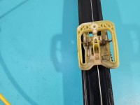 Podnośnik przód prawy SZYBY WINDA Audi A4 B9 Producent części: Audi, 2 PIN 8W0837462 4d sedan