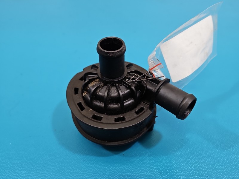 Pompka obiegu wody pompa Skoda Octavia IV 2.0 TDI 3Q0965564, 3Q0965567E