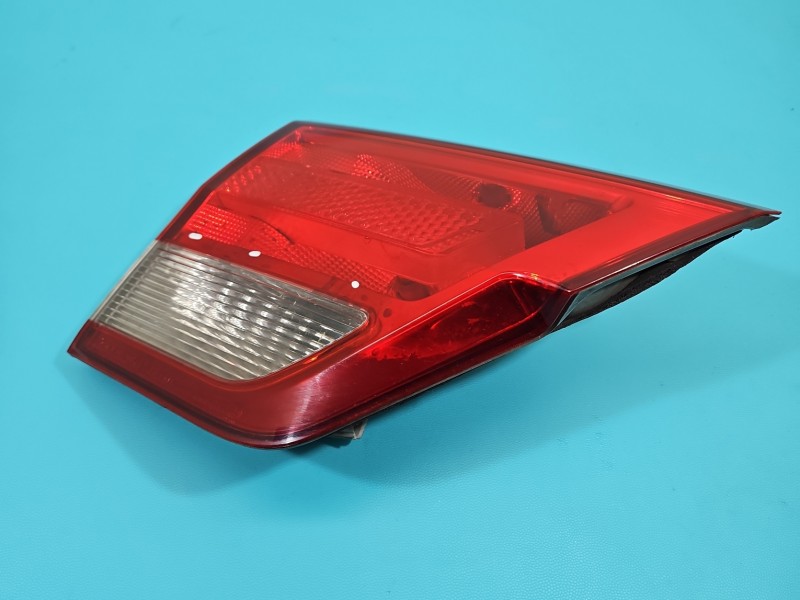 Lampa tył lewa Producent części: JEEP, Z KLAPY 10-13 Zabrudzona wewnątrz Jeep Grand Cherokee IV WK2 HB