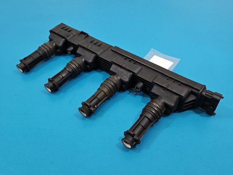 Cewka zapłonowa Opel Corsa C 1.2 16V 0221503472