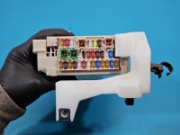 Skrzynka bezpieczników Toyota Aygo II 14-22 89221-0H030, 82730-0H040-A