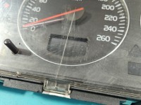 Licznik Volvo V70 II 30682277 2.4 D5 EUROPA