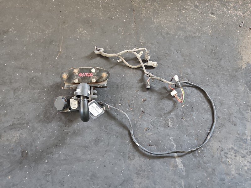Hak holowniczy Toyota Land Cruiser J200 07- Hak holowniczy Toyota Land Cruiser J200 07-