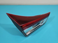 Lampa tył lewa TOYOTA, 18-18 Z KLAPY , pęknięta KOITO Toyota Auris II HB