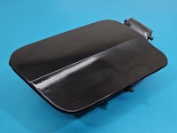 Klapka wlewu paliwa Peugeot 3008 II czarny, Peugeot, Europejska, Kod lakieru: Ktvd, uszkodzone mocowanie czary Ktvd